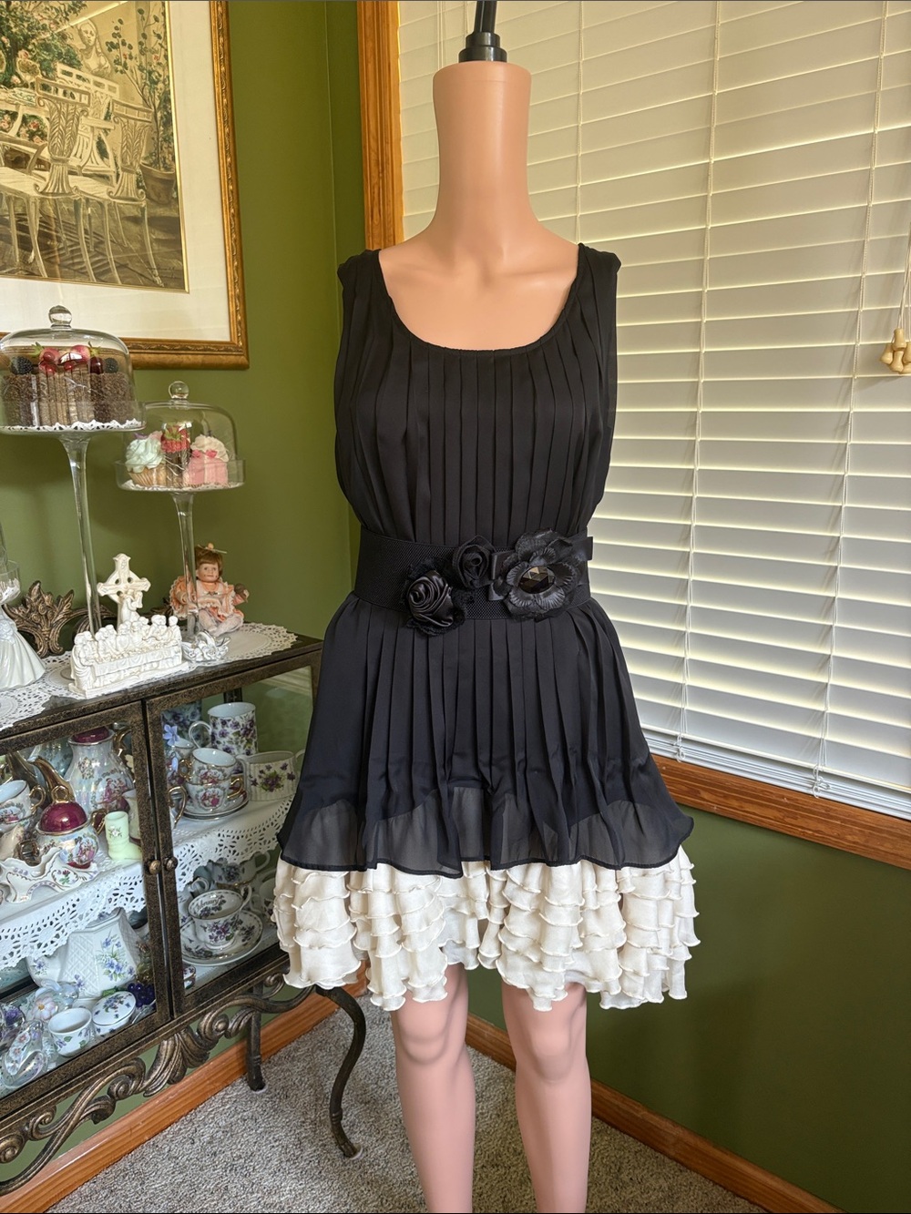 ✅New Arrival✅Ryu Black Sleeveless Pleated Dress with Cream Ruffle Hem